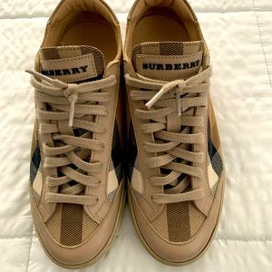 BURBERRY- Women “Nova Check” Sneakers- SZ: 36
